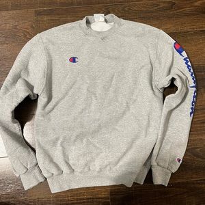 Grey champion crew neck sweatshirt